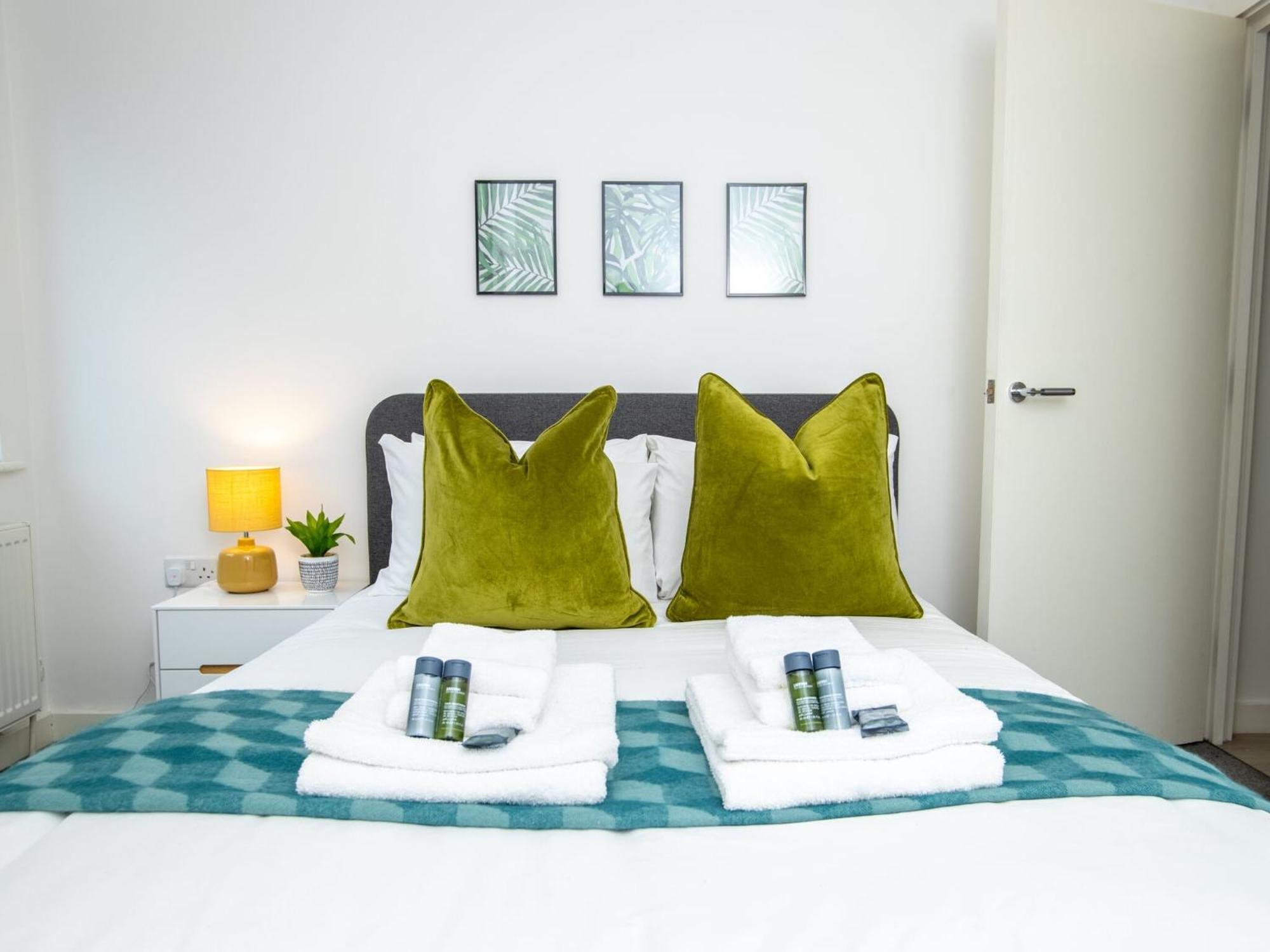 Pembroke House Apartments Exeter For Families Business Relocation Free Parking Exterior foto